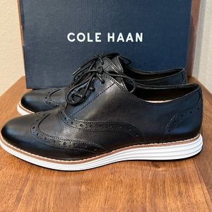 Cole Haan, Original Grand Wingtip Oxford, Black/Optic White. Women’s Size 7